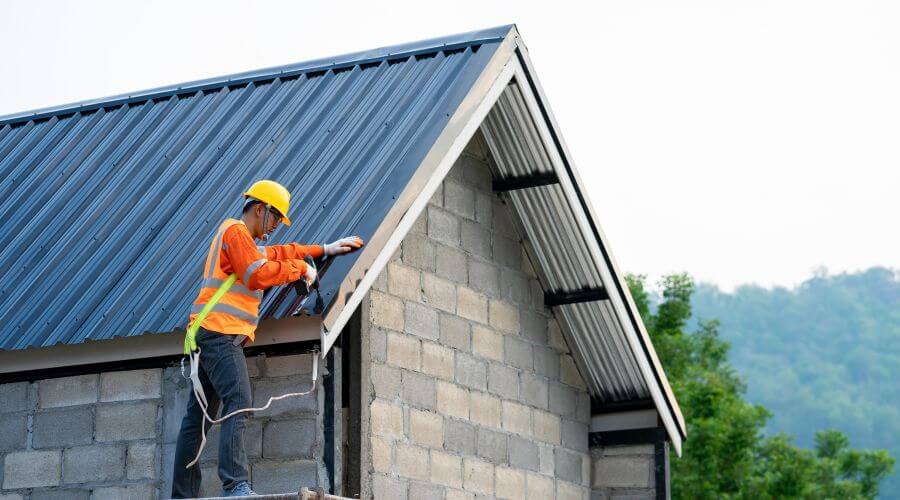Expert Emergency Roof Repairs services in Dickinson, TX
